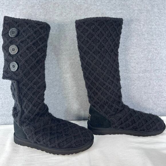 UGG woman’s sz 9 Black Tall Cable Knit 3 Button Pull on Boots Shearling Insoles - Picture 3 of 12